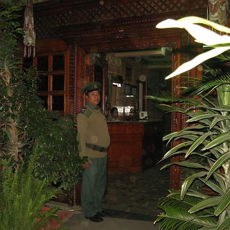 Hotel Metropolitan Kantipur Катманду Екстериор снимка