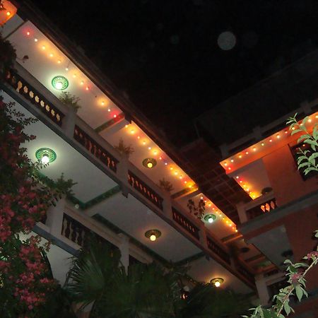 Hotel Metropolitan Kantipur Катманду Екстериор снимка
