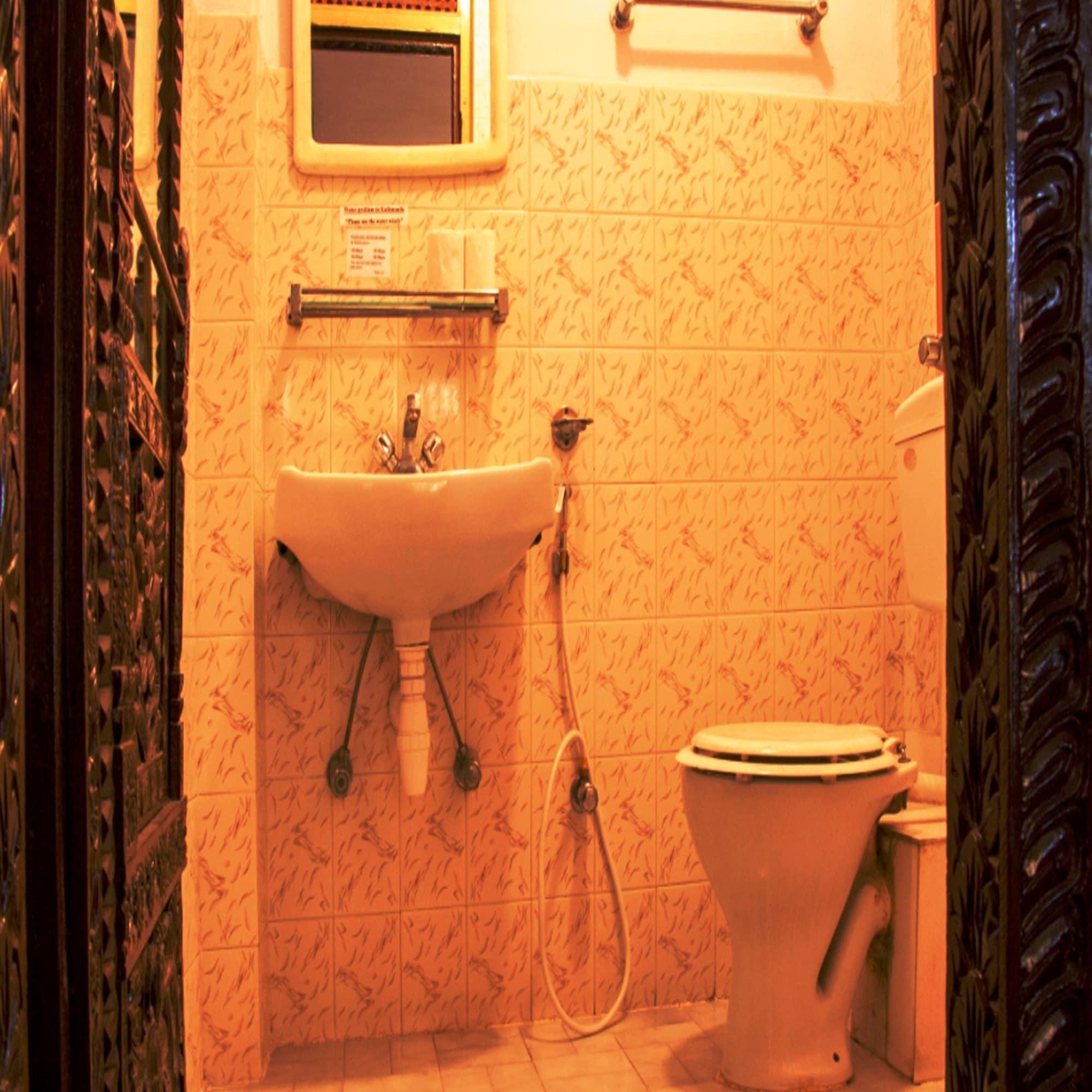Hotel Metropolitan Kantipur Катманду Екстериор снимка