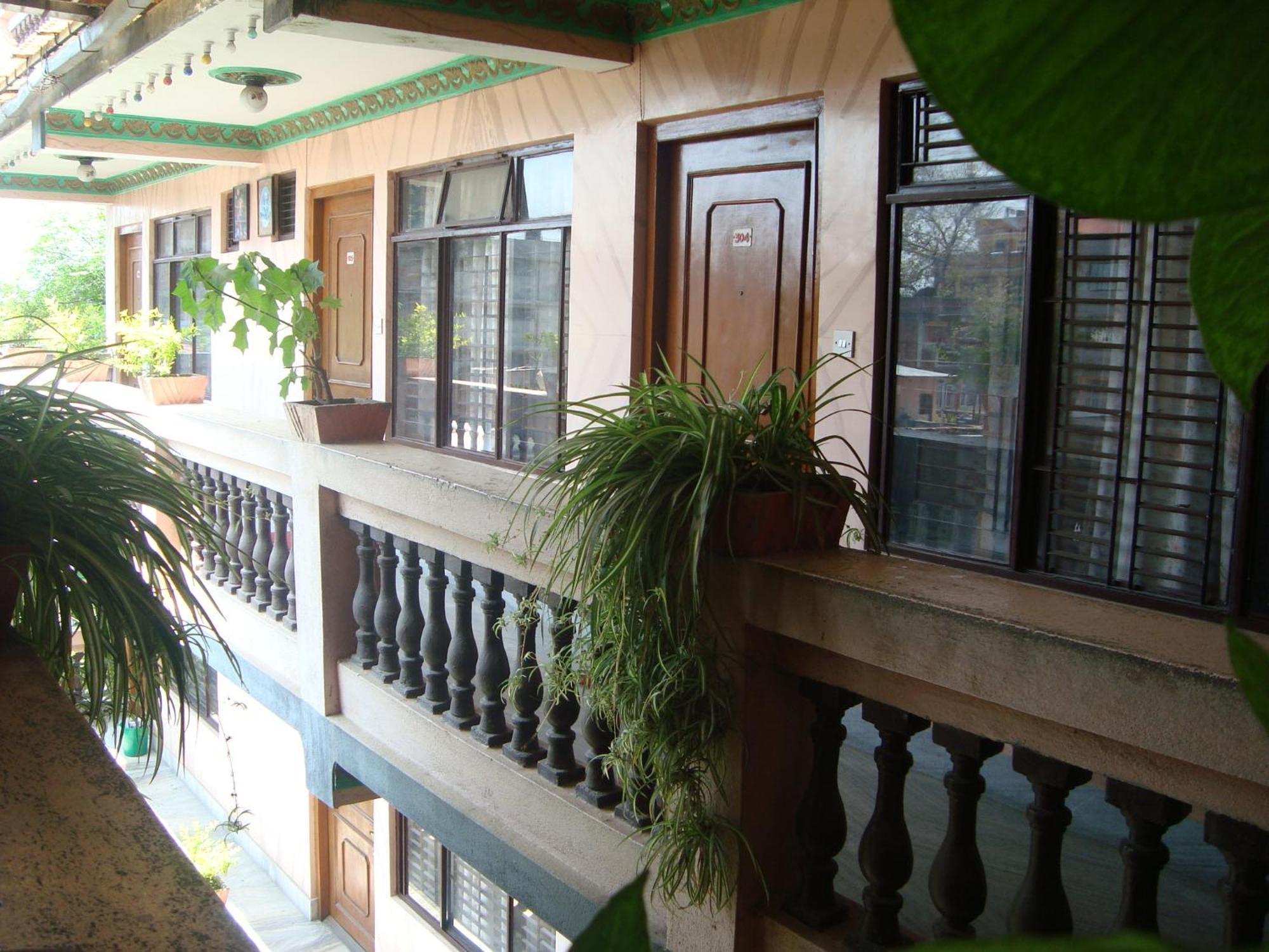 Hotel Metropolitan Kantipur Катманду Екстериор снимка