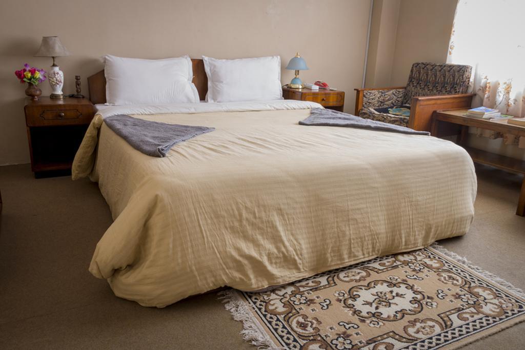 Hotel Metropolitan Kantipur Катманду Екстериор снимка