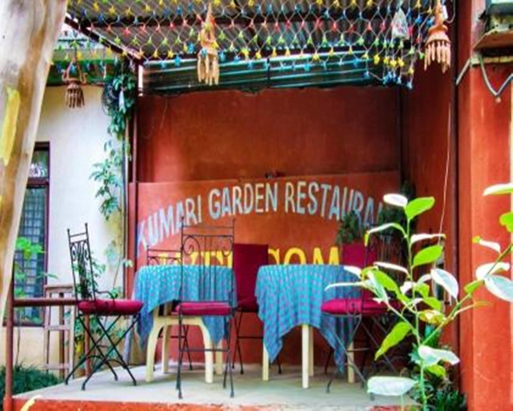 Hotel Metropolitan Kantipur Катманду Екстериор снимка