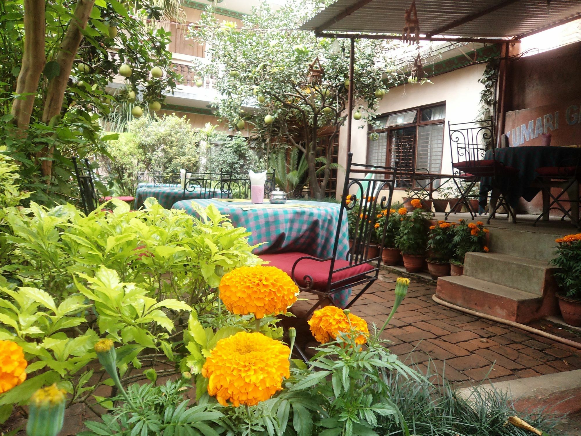 Hotel Metropolitan Kantipur Катманду Екстериор снимка